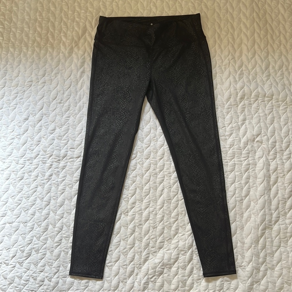 Black Snakeskin Print Athleta Leggings - Size Large - NWOT
